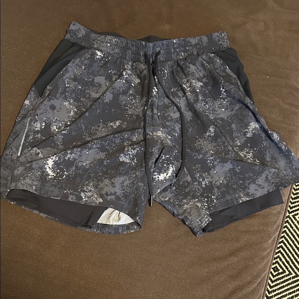 lululemon athletica Men's Black and Gray Athletic Shorts